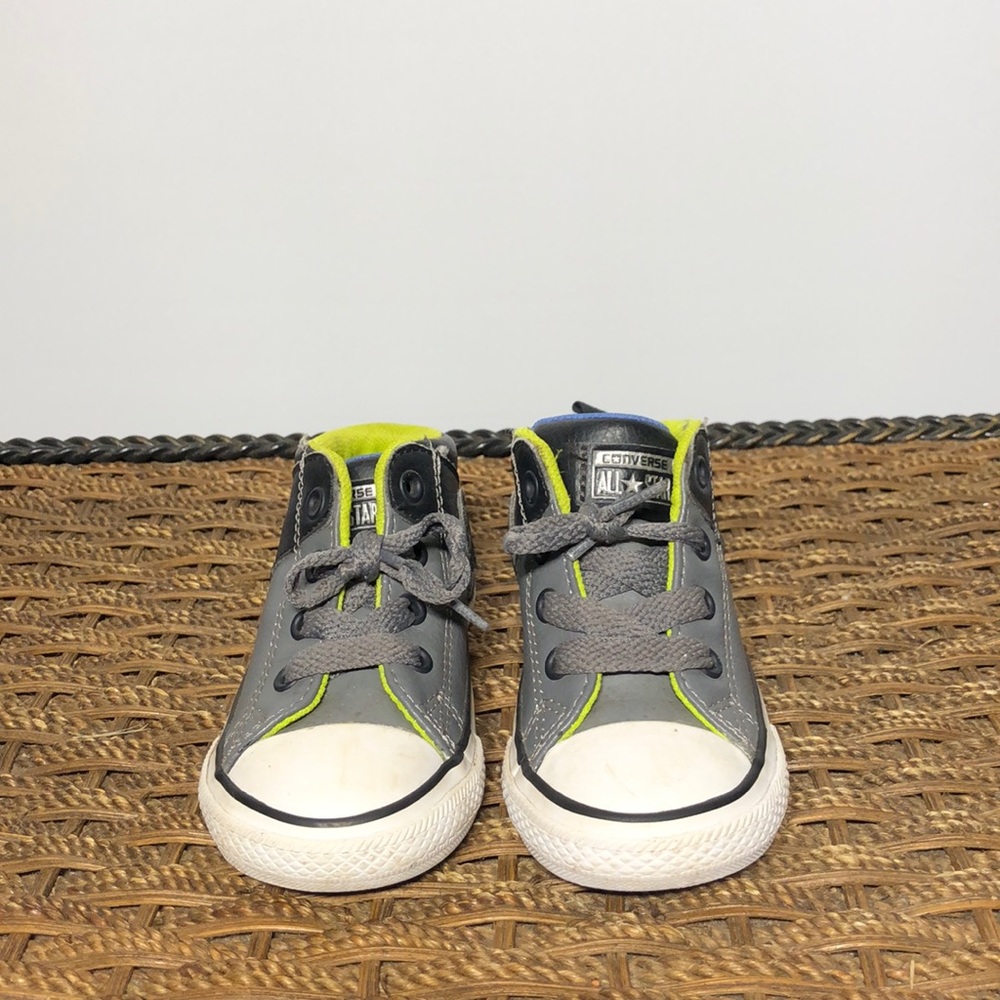 NWOT Toddlers Convers all stars so 6